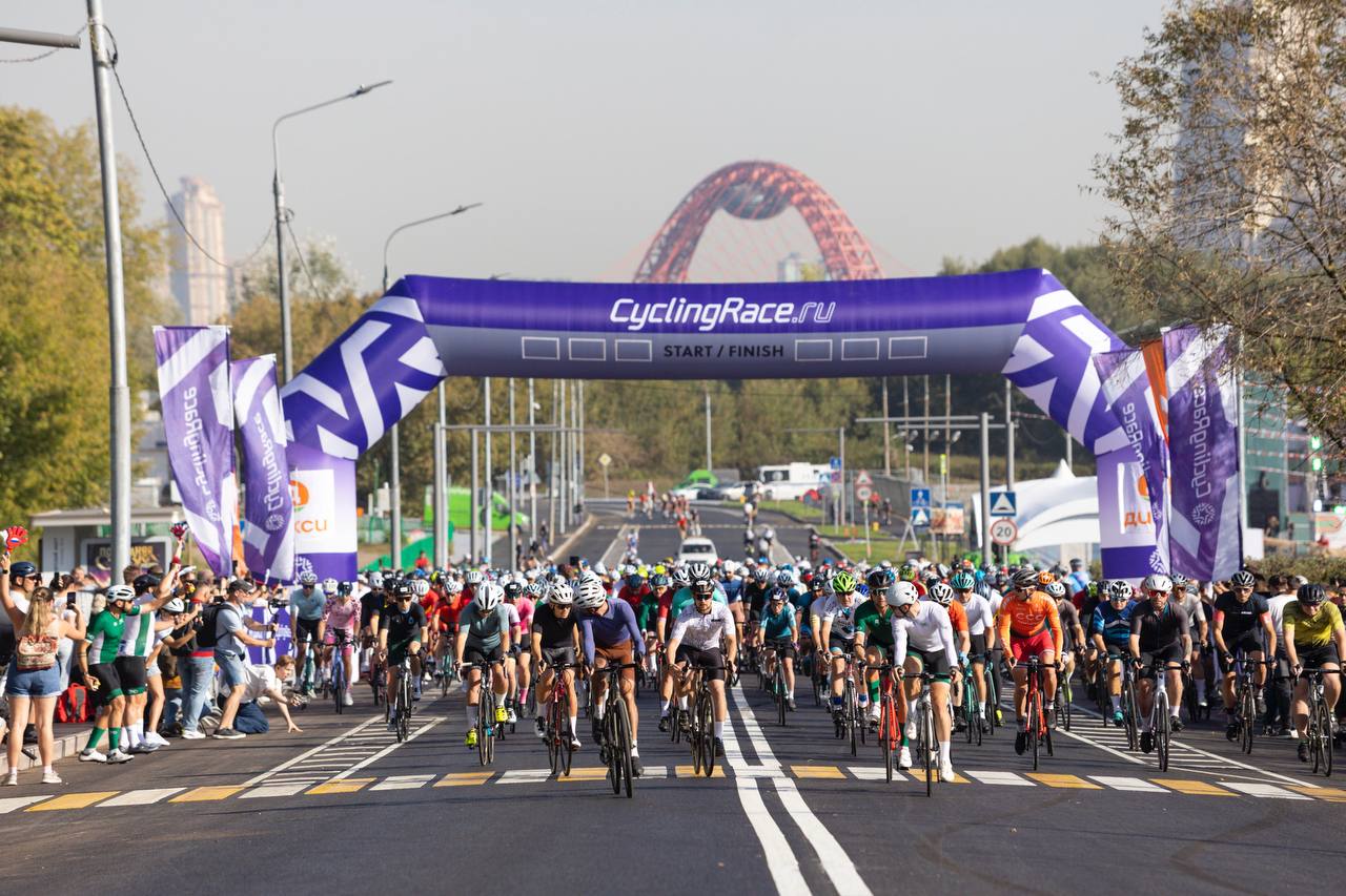 В Москве прошла последняя в сезоне любительская велогонка из серии Cyclingrace